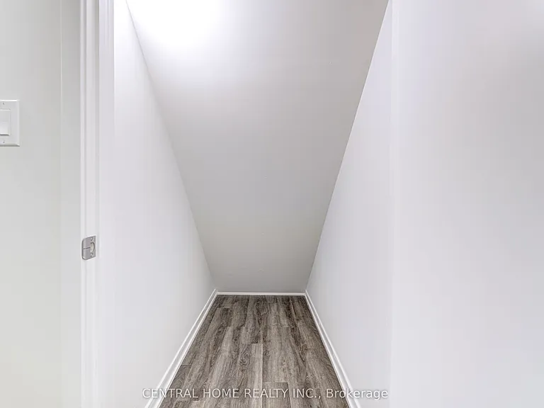 130 Honeycrisp Cres #Townhouse 312 — Photo 15