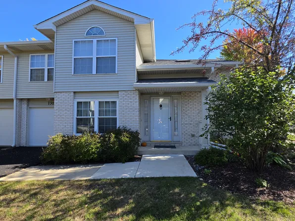 1327 Sugar Ct, Naperville, IL 60563