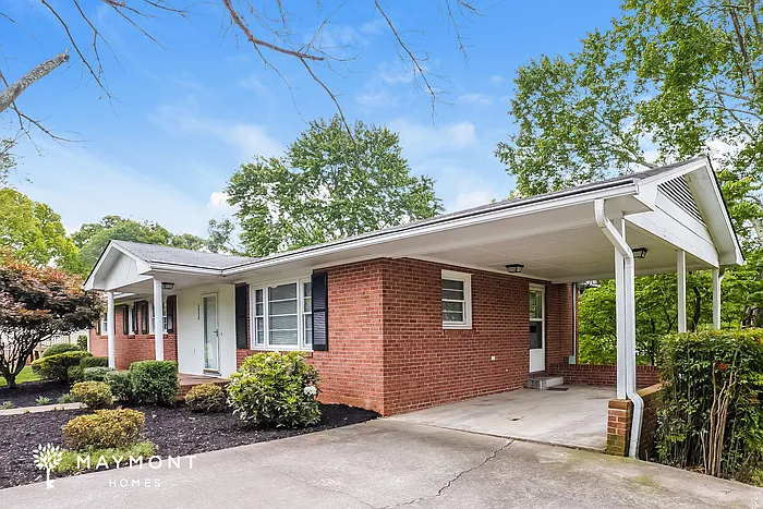 3 bed, 2.0 bath, 1600 sqft, $1,795 — Photo 3