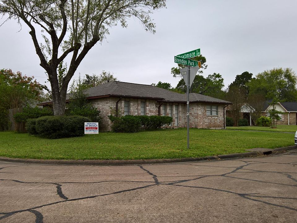 Charming 4 bedroom on corner lot and detached 2 car garage