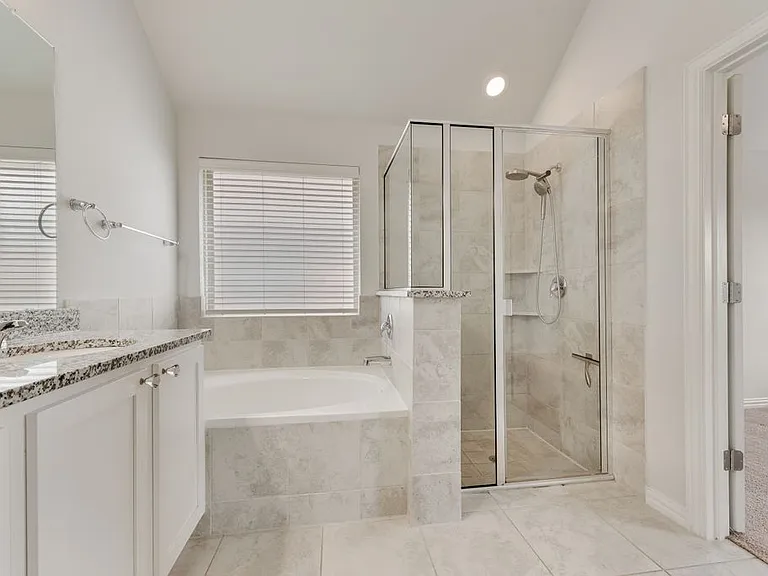 1560 Seminole Dr — Photo 13