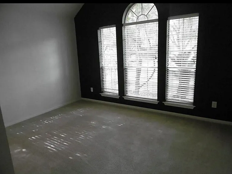 1106 Kerri Ct — Photo 10