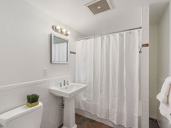 5th image of 189 Avenue C APT 3A