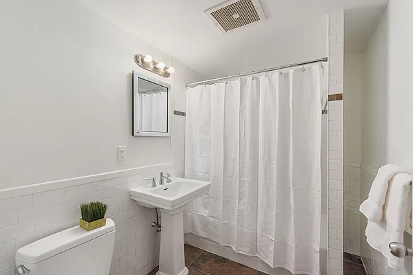 Sold by Nest Seekers International | media 5