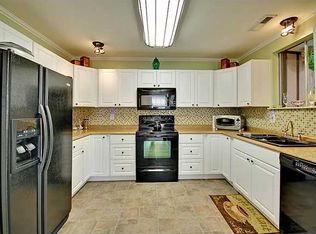 301 General Moultrie Dr, Bonneau, SC 29431