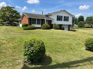 102 Terrence Dr, Manor, PA 15665