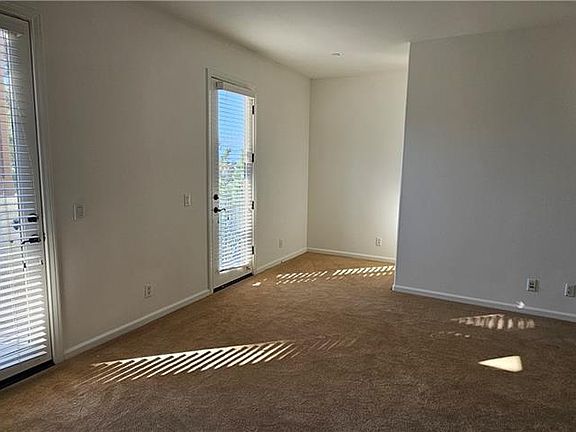 4th image of 803 Terrace Ln E APT 5