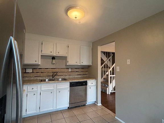 5th image of 2421 Brook Ledge Rd