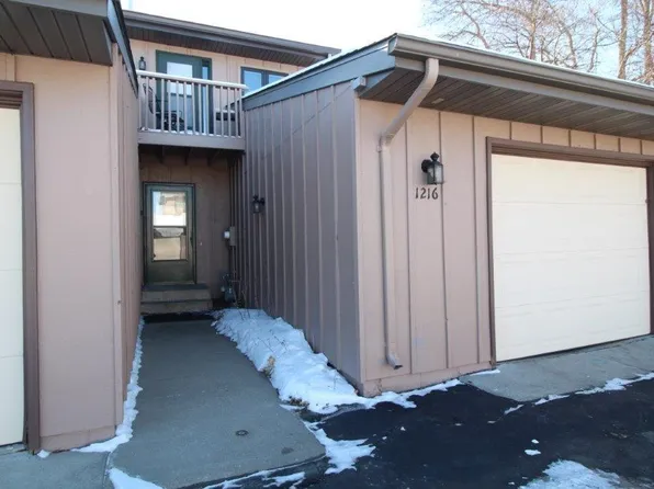 1216 Woodley St E, Northfield, MN 55057