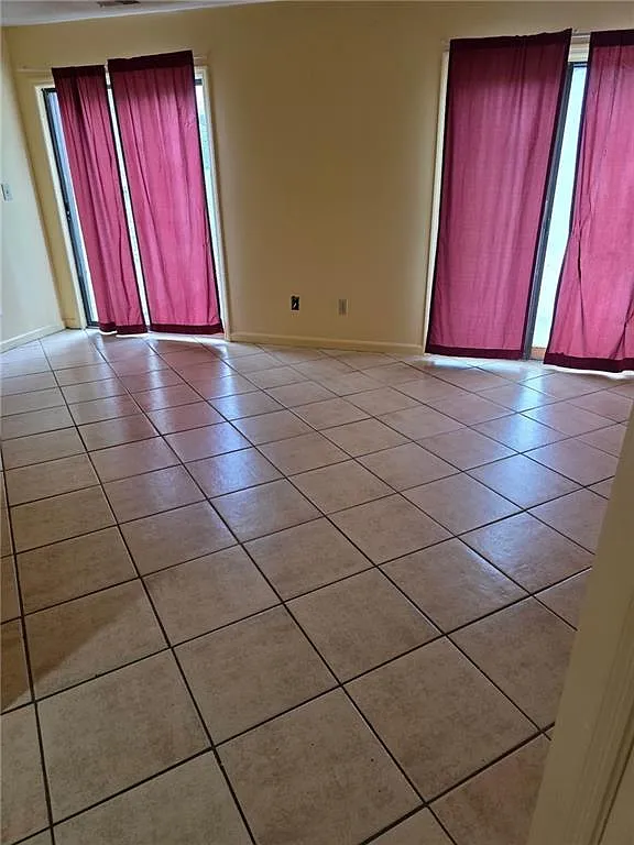 2 bed, 1.5 bath, 1250 sqft, $1,400 — Photo 3