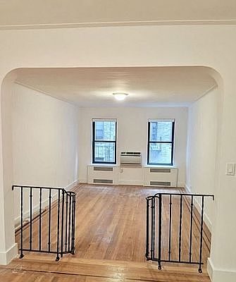 5th image of 10 W 65th St APT 1G