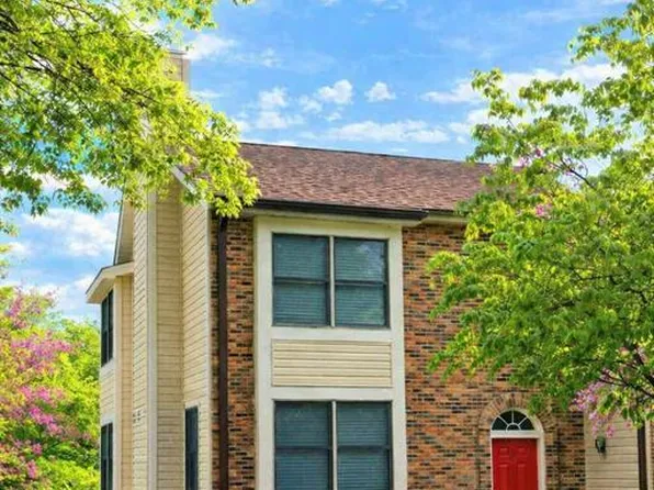 5527 Pierre Ct, Saint Louis, MO 63128