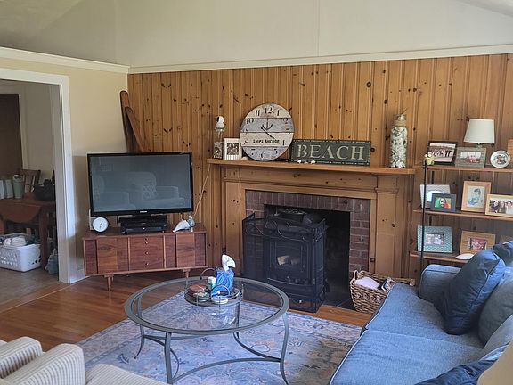 5th image of 32 Chadwick Avenue