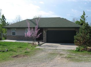 1470 Two Rivers Rd, Highlandville, MO 65669