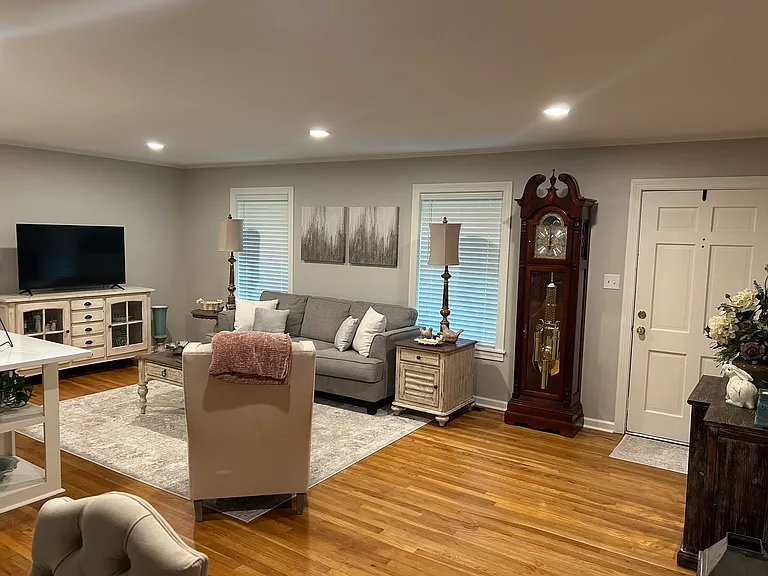 109 Stewart Dr — Photo 12