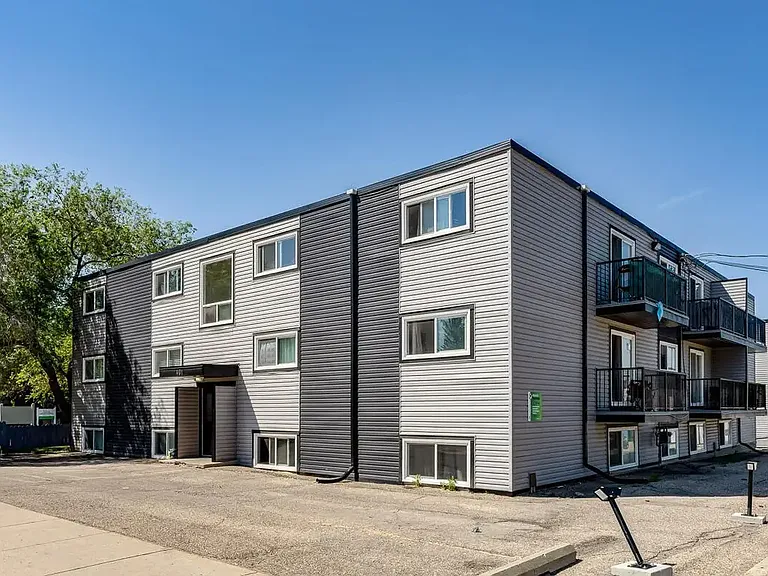 401 Central Ave — Photo 8