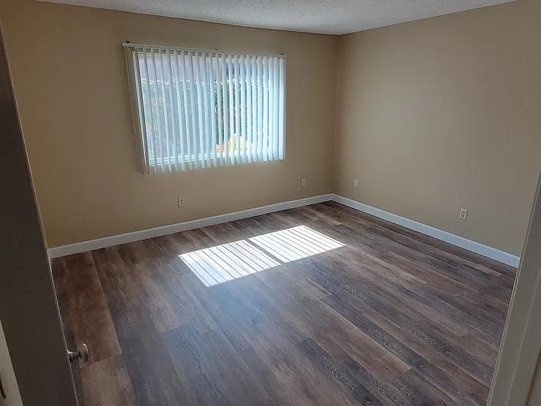 12625 Mapleview St — Photo 6