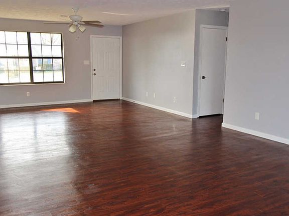 3rd image of 901 Rose Petal Ln