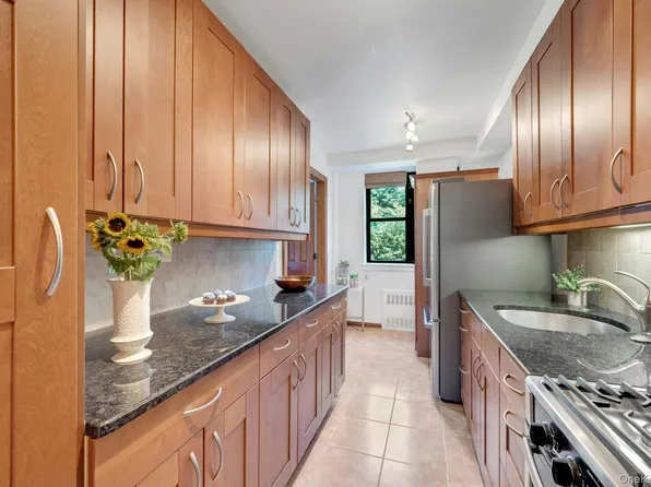 735 Kappock Street #8F, Bronx, NY 10463