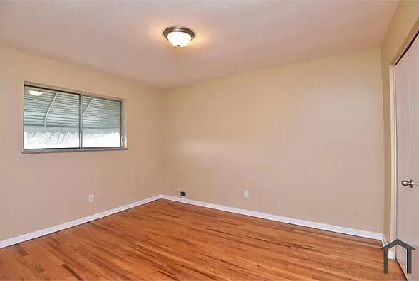 10204 S Highland Ave #UP — Photo 14