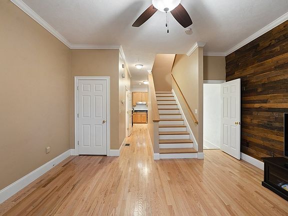 4th image of 32 Park St #7