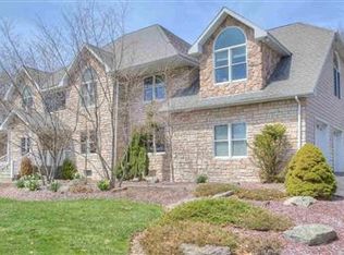 9 Pondview Rd, Hopewell Junction, NY 12533