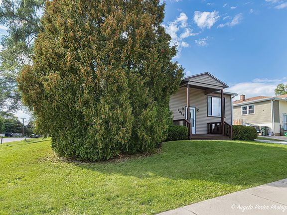 2nd image of 1012 Lotus Dr