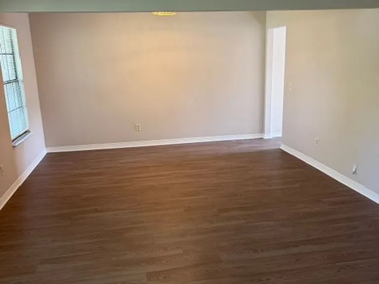 2375 Kirkwall St — Photo 6
