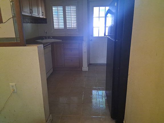 4th image of 1562 Valentia St