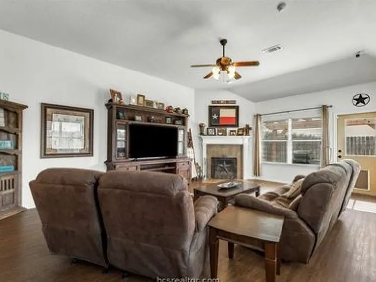 215 Boulder Dr — Photo 7