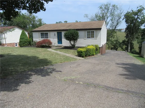 242 Parkwood Cir, Canonsburg, PA 15317