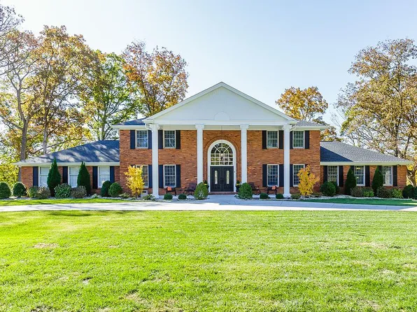 133 Chippenham Ln, Chesterfield, MO 63005