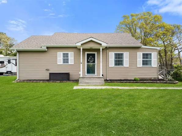 15 Chapel Lane, East Patchogue, NY 11772