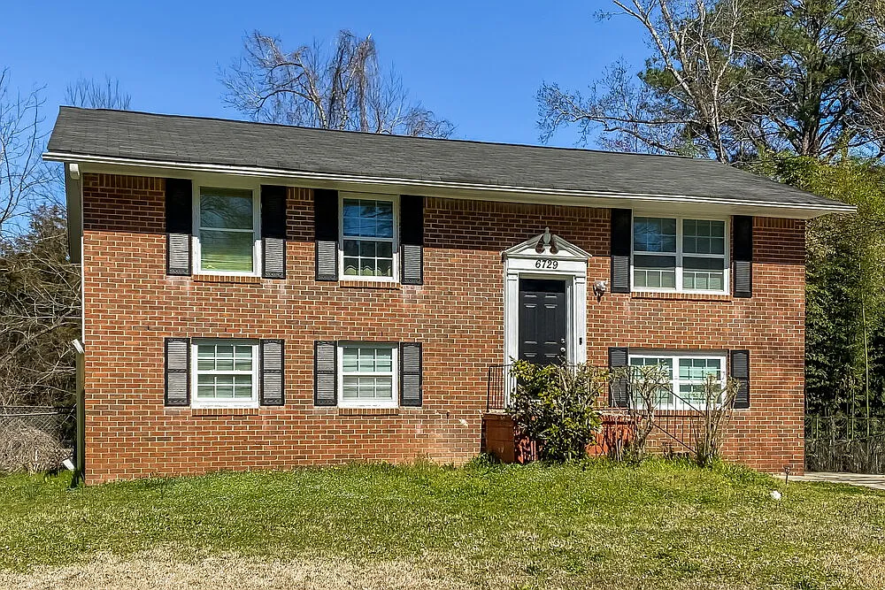 5 bed, 2.0 bath, 1964 sqft, $2,590 — Photo 1