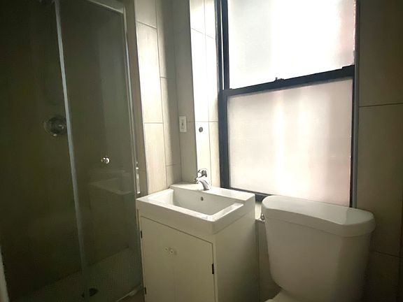 4th image of 202 Thompson St APT 7