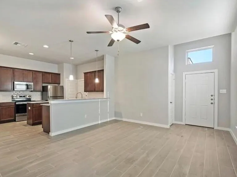 218 Oakcrest #A — Photo 7