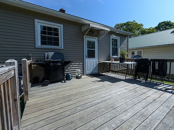5th image of 421 Unionville Feura Bush Rd