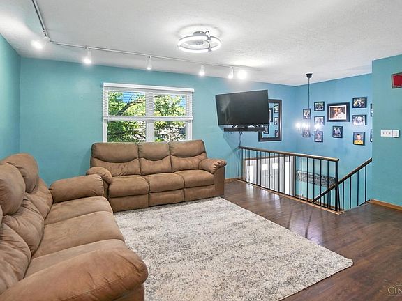 4th image of 2242 Fayhill Dr