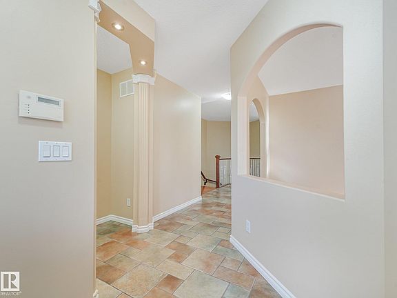 5th image of 10703 6th Ave SW
