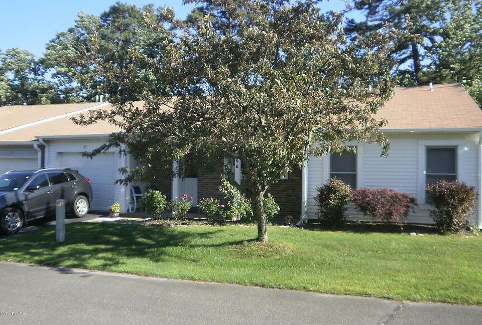 1st image of 21 Nicole Ct
