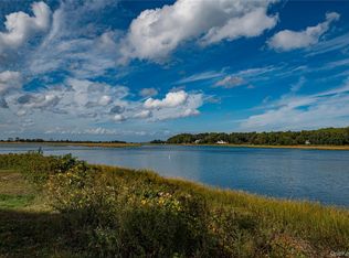 25 Violet Rd, Kings Park, NY 11754