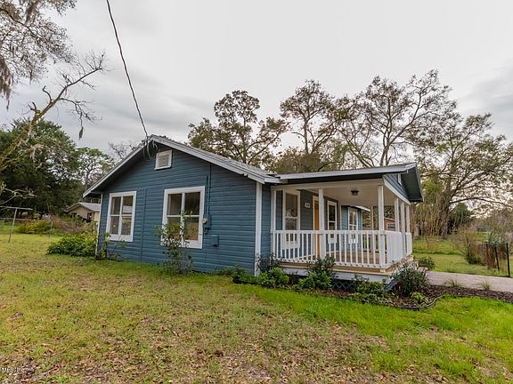 3rd image of 2124 Jayson Ave