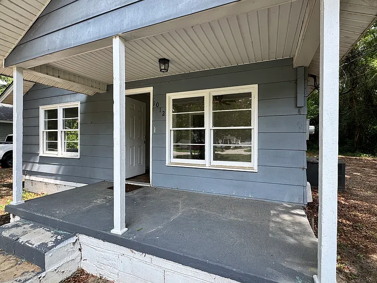 1010 E Carolina Ave — Photo 2