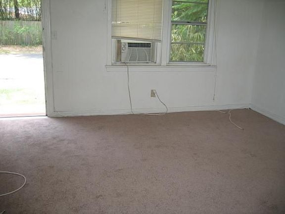 3rd image of 3711 Park St