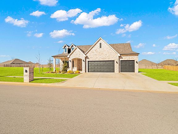 2nd image of 2805 Crystal Creek Dr