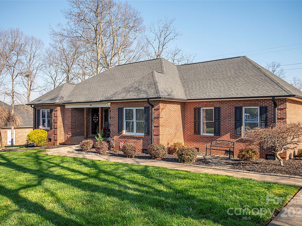 1st image of 306 Wellington Dr