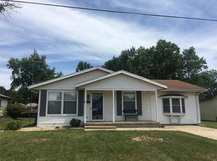 606 N Dewey St, Greenville, IL 62246