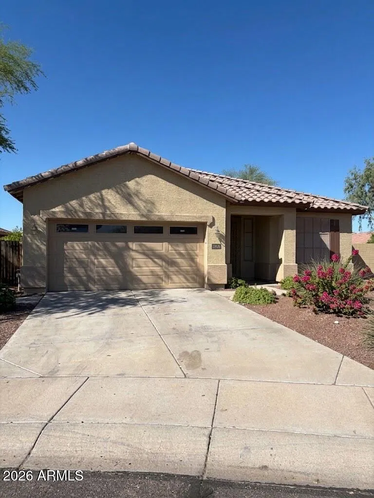 4 bed, 2.0 bath, 2052 sqft, $2,450 — Photo 1