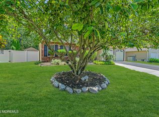 19 Timberline Dr, Howell, NJ 07731