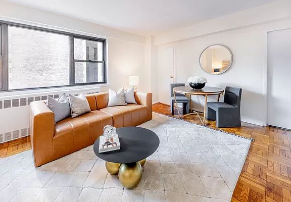 2nd image of 305 E 72nd St #4I